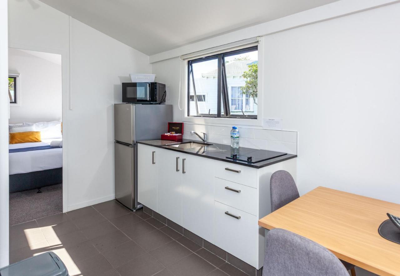 Tidewater Motel 2*